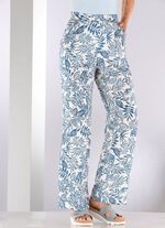 Hose in modischer Weite 