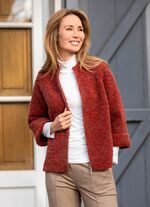 Strickjacke aus Boucl&eacute;garn 